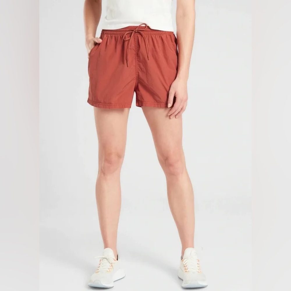 Athleta Expedition Shorts in Etruscan Red, Size 8